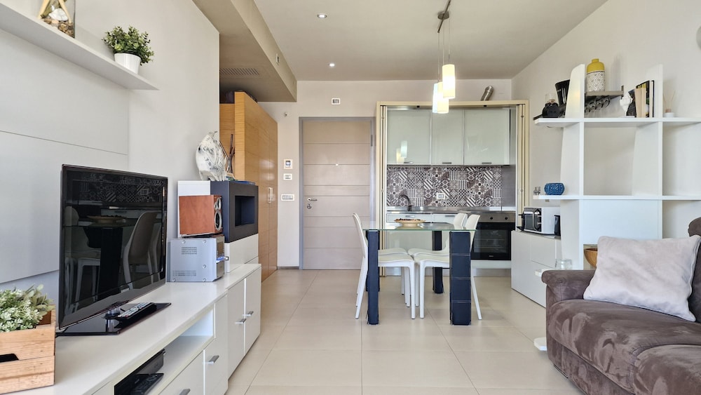 Suite Le Vele Sea View Sleeps 4 and Wifi