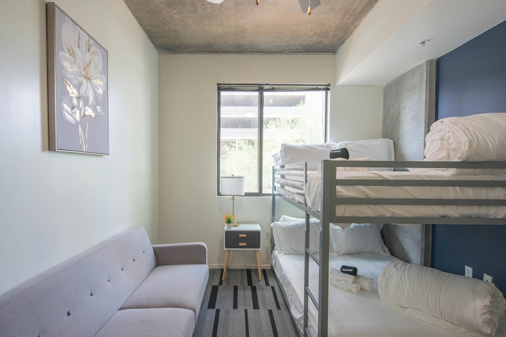 ROVE LIVING/KL - Roosevelt Point