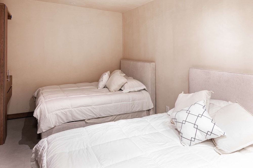 Stylish Double Studio With Equipped Kitchen and Wi-fi