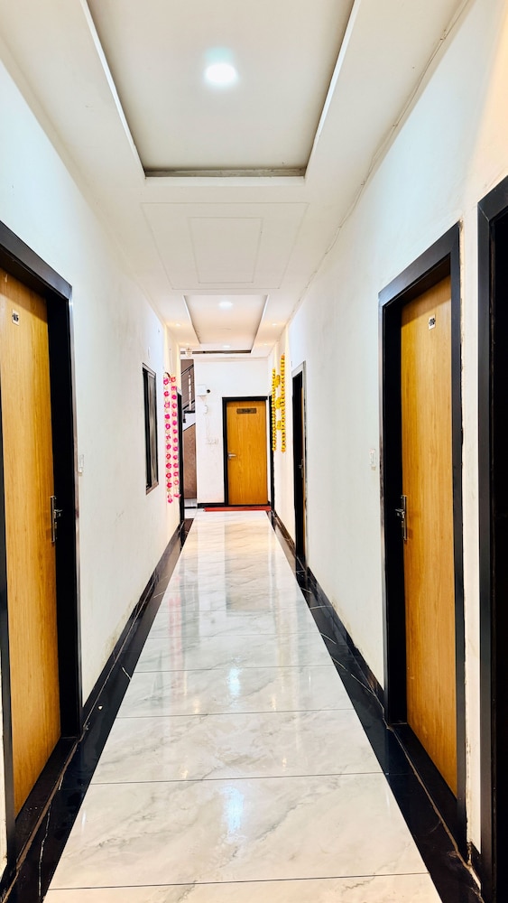 Hotel Raj Inn