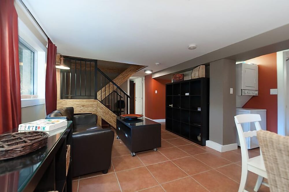 Commercial Drive Accommodations - Image 4