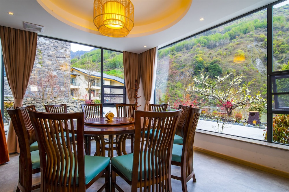 Summergarden Hotel