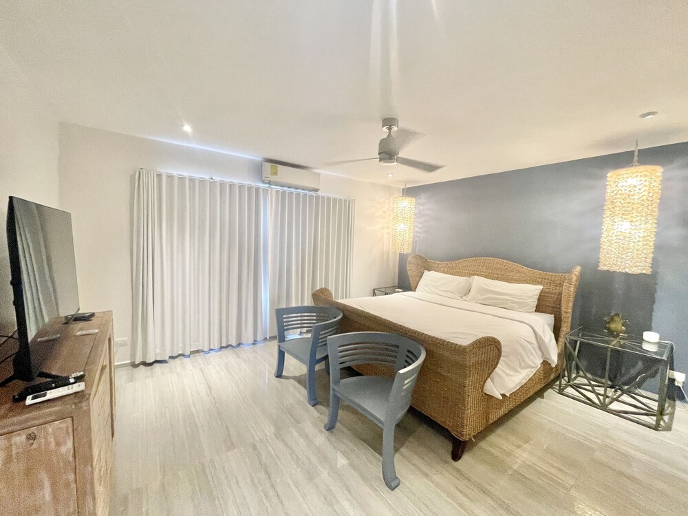 Ocean View Beach House with Pool - Hermosa Palms 44