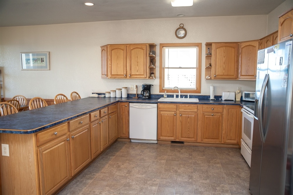 Skate Away 3 Bedroom Cottage by RedAwning