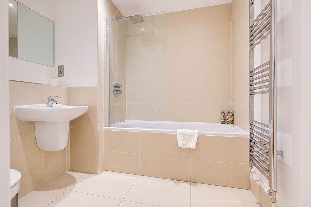 Hybrid Resi Greenwich