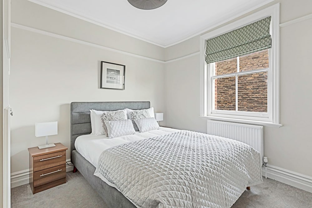 Serene 2BR - 3 Mins to Fulham Broadway