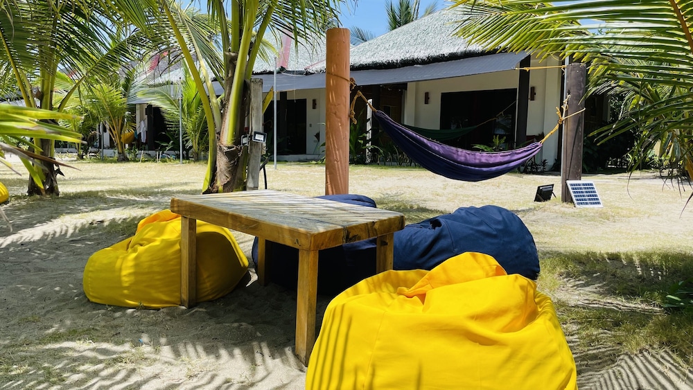 Footprints Beach Resort 64