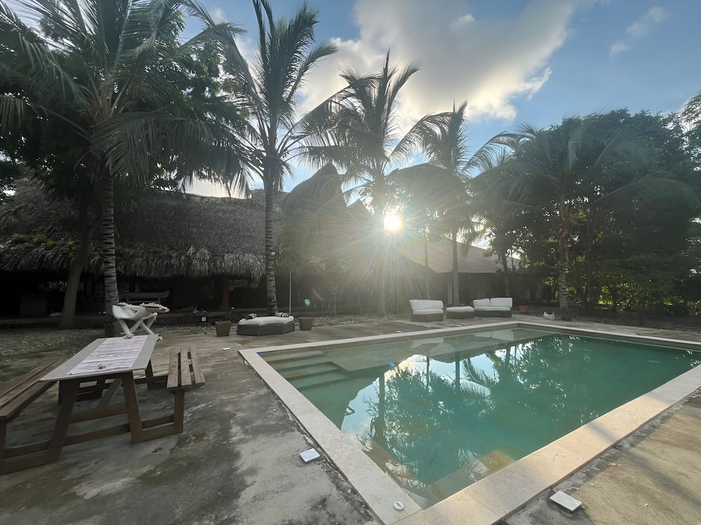 Mahanaim Beach House 20 min from CTG