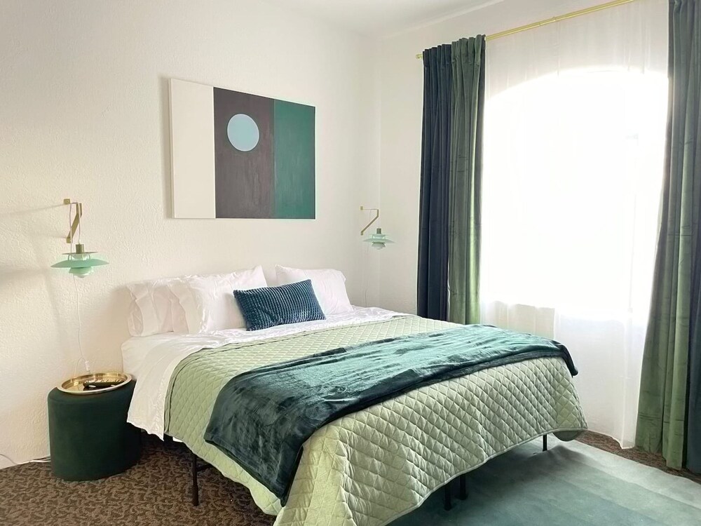 MCM Styled Condo Sleeps 4 Pool hot tub