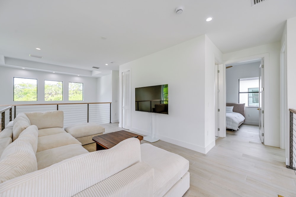 Walk to Celebration Park: Naples Home w/ Pool!