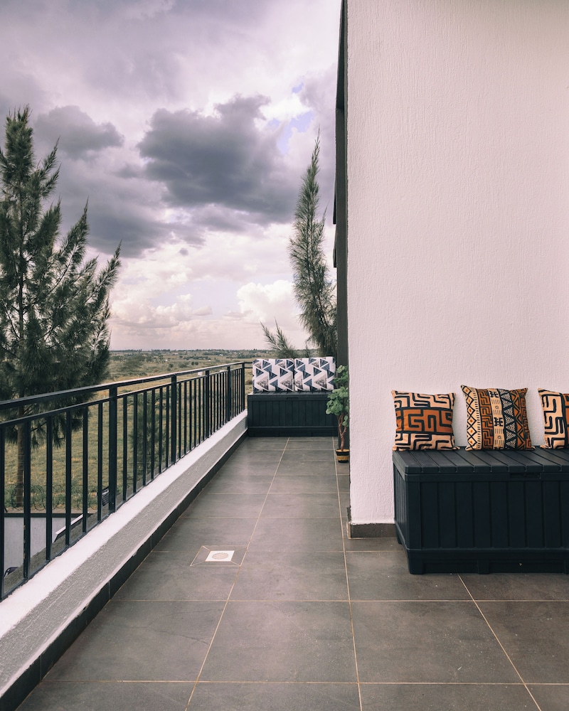 Skyhut Boutique House