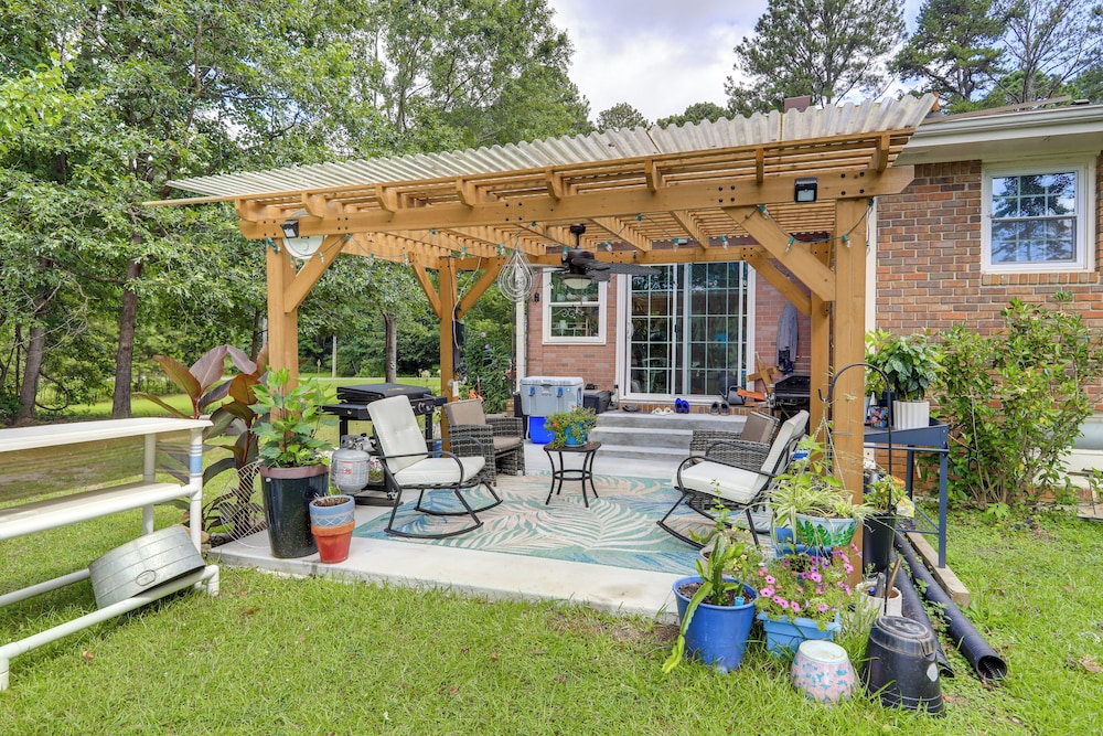 5 Mi to Trilith Studios: Apt w/ Furnished Pergola