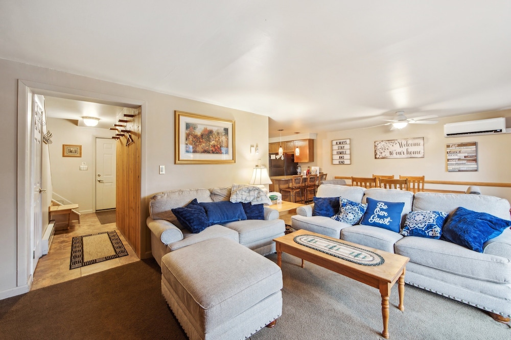 Twister 68i - Mountain Retreat With Stunning Views 3 Bedroom Townhouse by The Summit at Gore Mountain