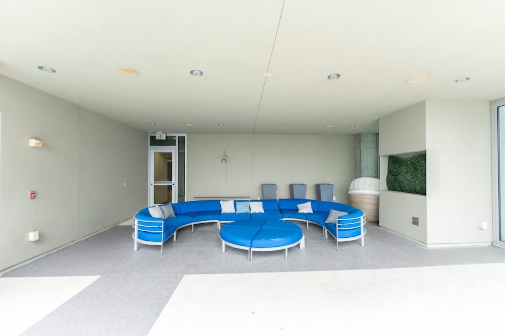 Midtown Luxepad 1b1b Rooftop Lounge Pool Gym Xbox