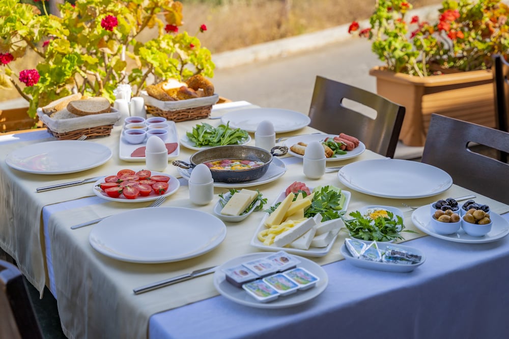 Queen Boutique Hotel - Image 48