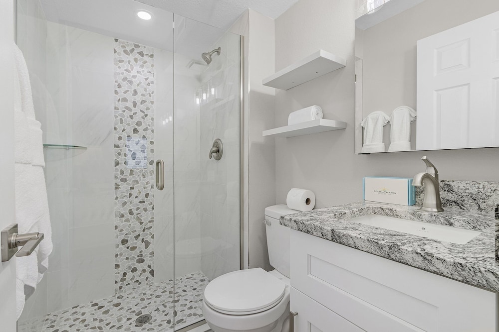 Seaside 101: Oceanview 2br/2ba Condo With Pool, Steps To Beach 2 Bedroom Condo