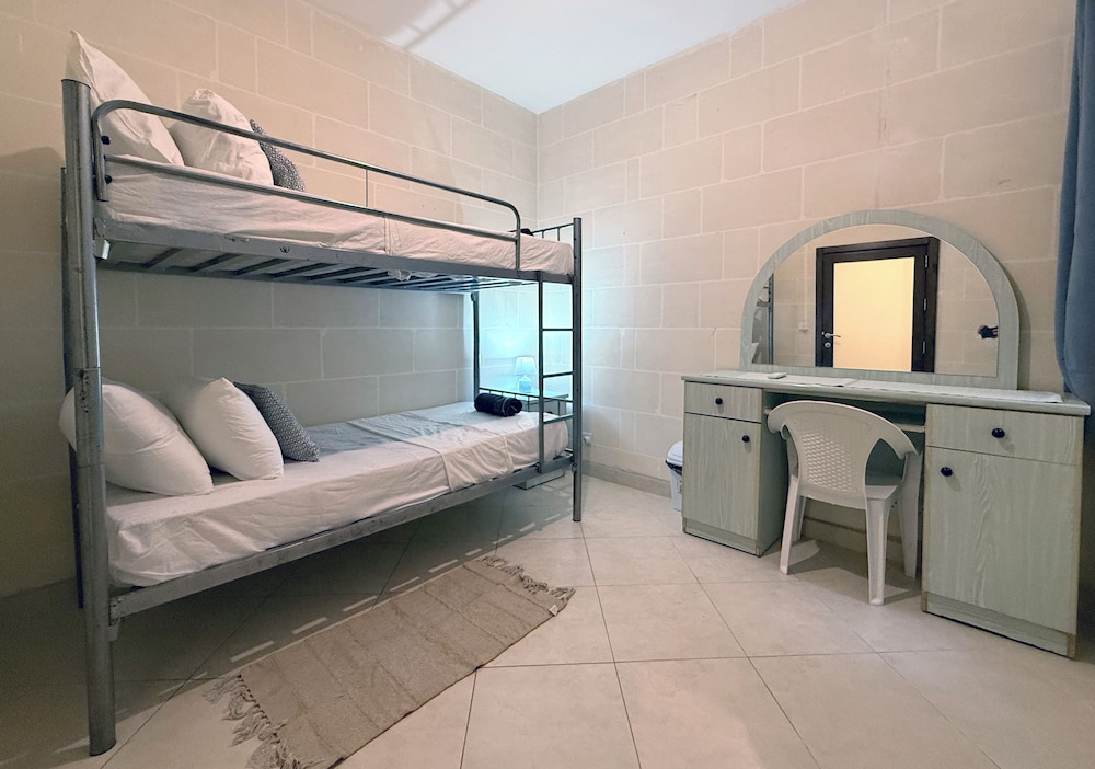 Traditional Maltese 3BD Apartment