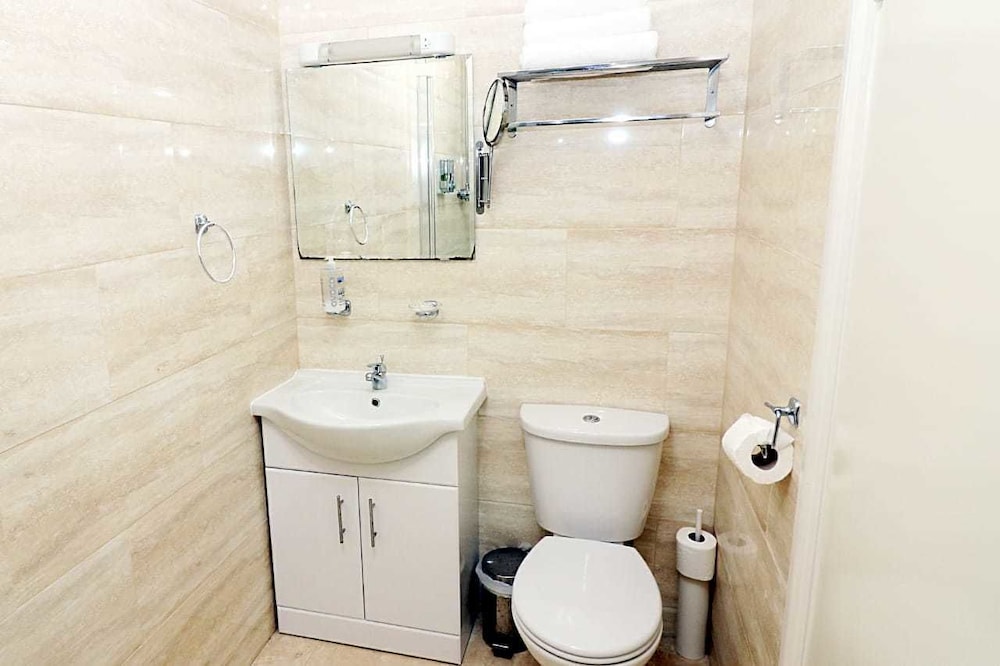 Horley Vacations - Gatwick Inn Hotel - Property Image 4