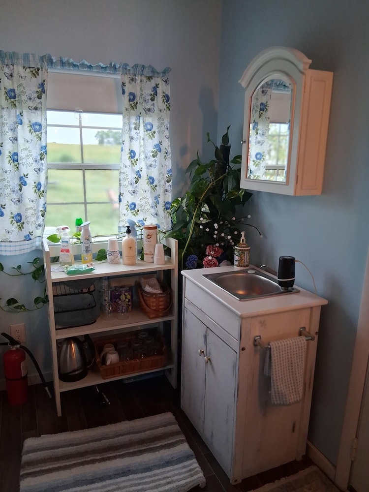 Cozy Tiny Home Retreat On Shenandoah Valley Farm 1 Bedroom Cabin