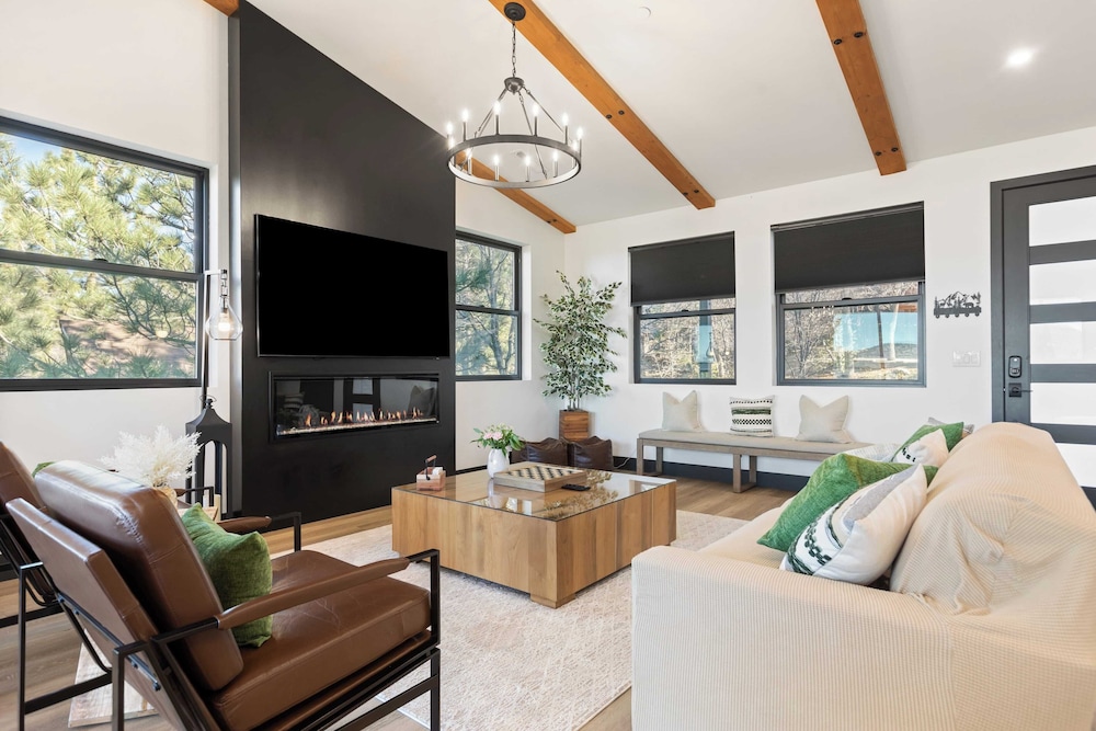 Modern Lodge Near Lake, Village, & Snow Summit Game Room, Decks, Firepit, Views