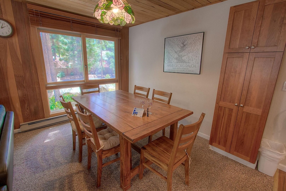 Lake Tahoe Vacations - Cartwright Corner Condo 4 Bedroom Townhouse by RedAwning - Property Image 15