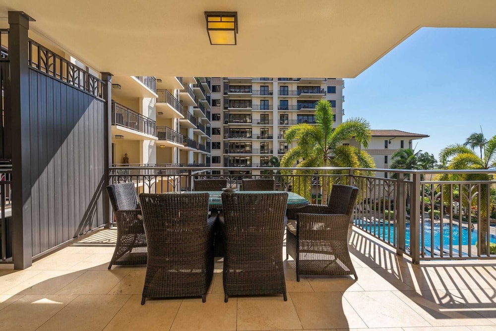 Beachfront Condo at Beach Villas at Ko Olina Hale Hoaloha by Avantstay