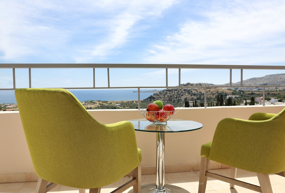 Athoniki Villas