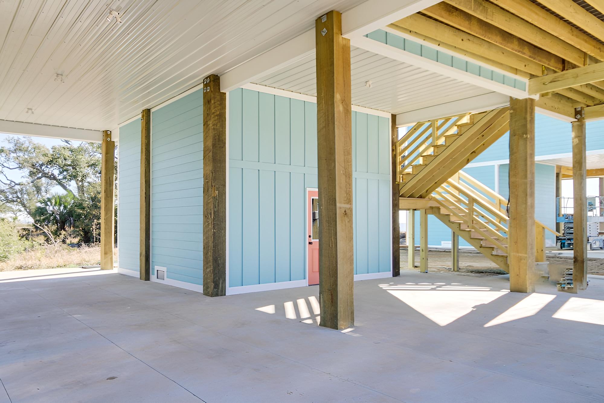 Long Beach House w/ Charcoal Grill: Steps to Shore view 5