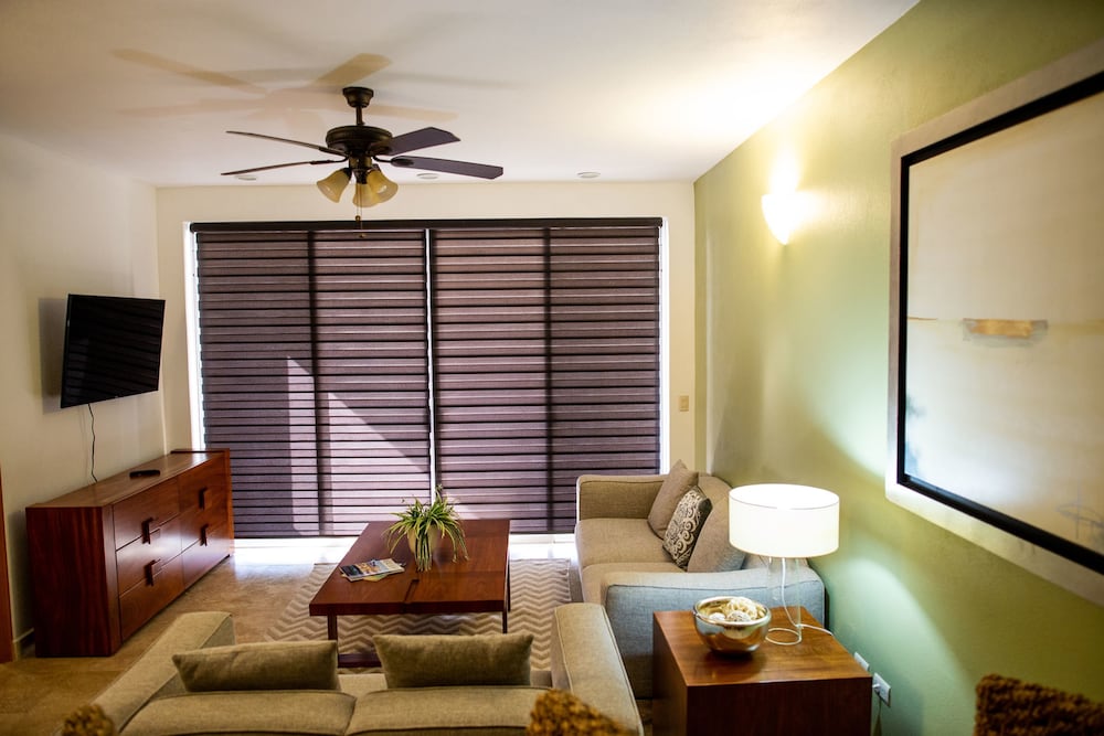 Peninsula 102 2 BR by Casago view 3