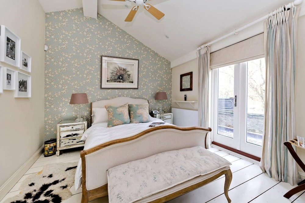 Delightful 3-bed Family Home Bayswater