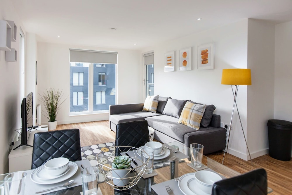 Warm and Welcoming Apartments view 2
