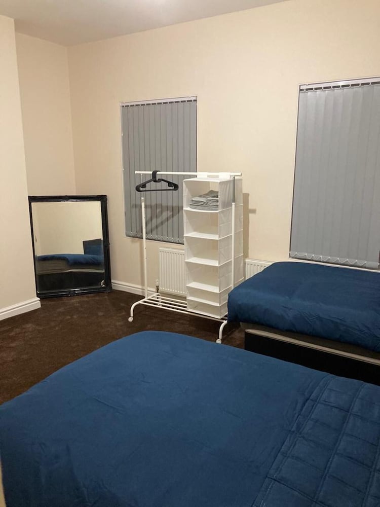 Homely 3-bed House in Bham 15 min From City Centre view 4