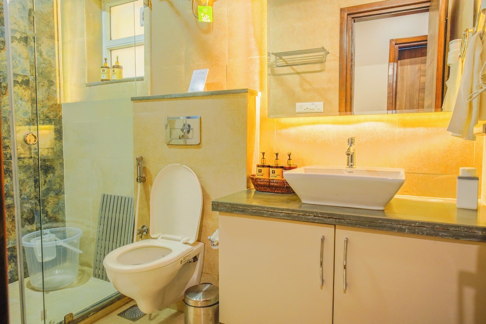 Alaya Stays Veera Marina 3 BHK Apartment