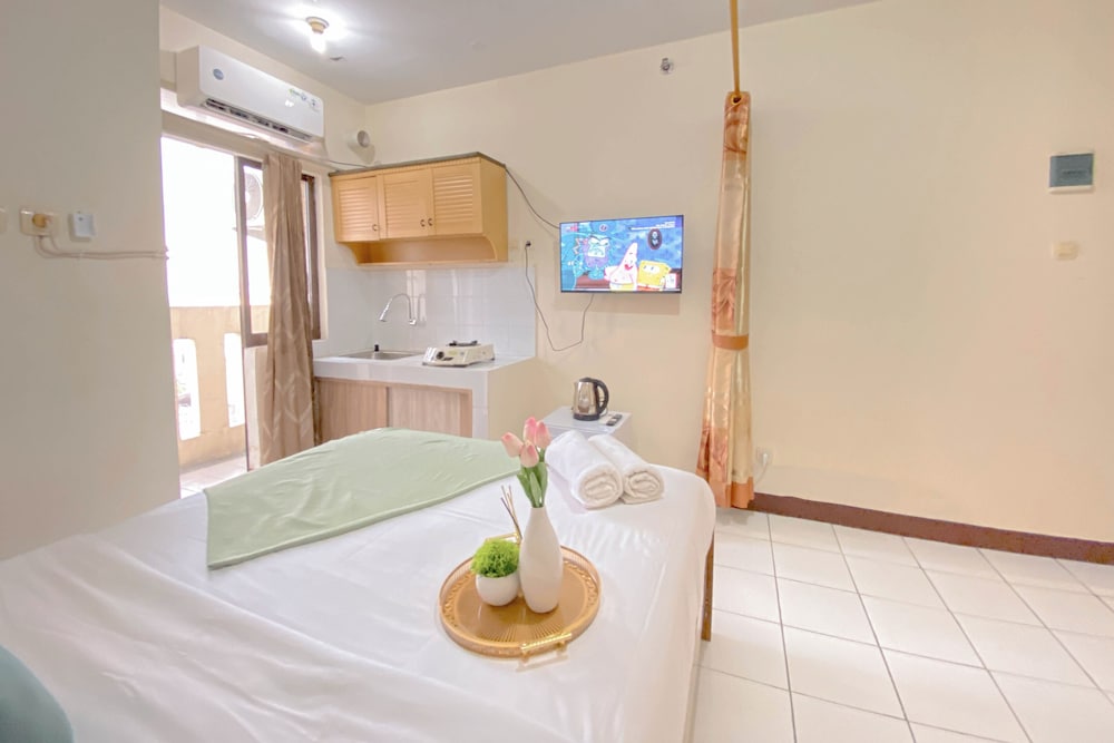 Comfy Studio at Gateway Ahmad Yani Cicadas Apartment