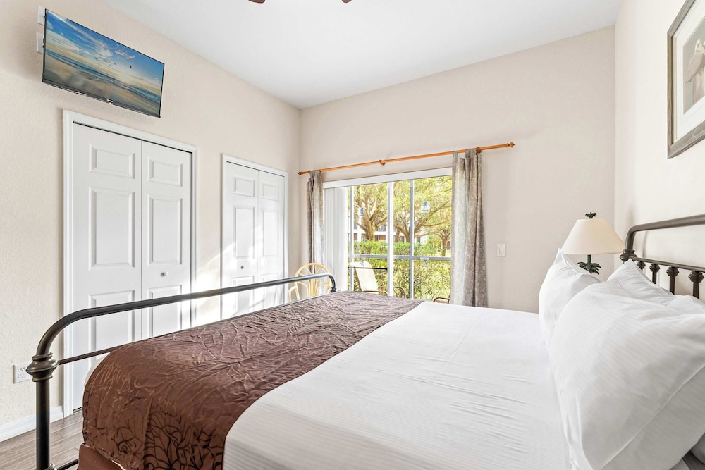 Serenity at Bahama Bay For 8