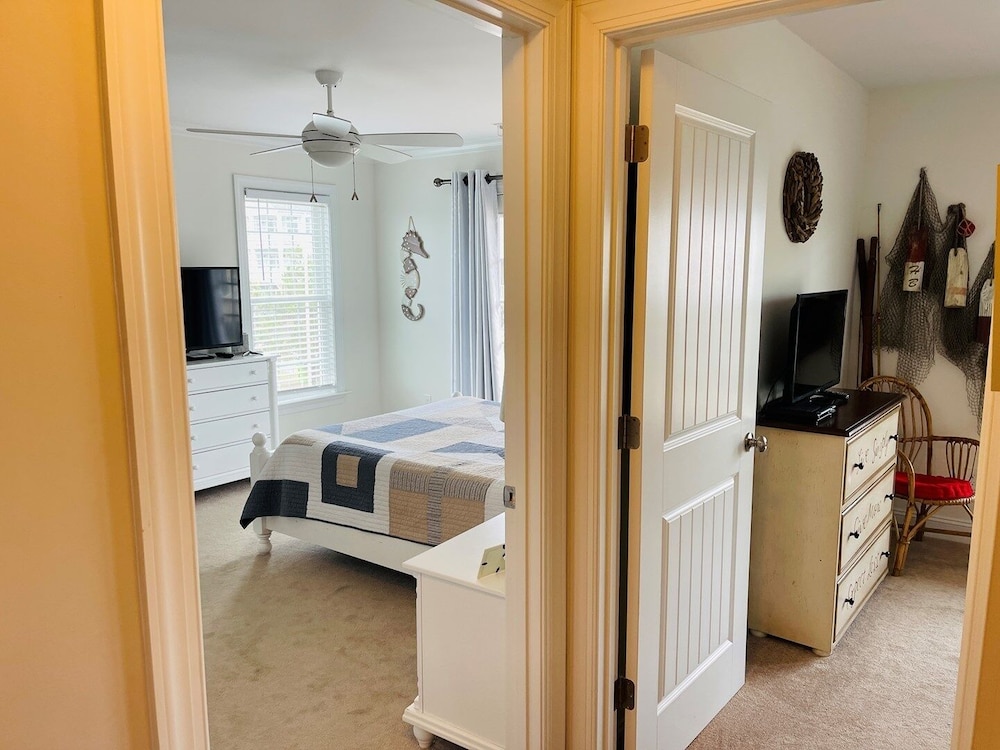Compass Rose 4 Bedroom Home by RedAwning
