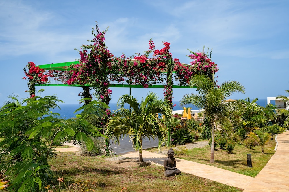 Golden Rock Dive And Nature Resort - Photo 82