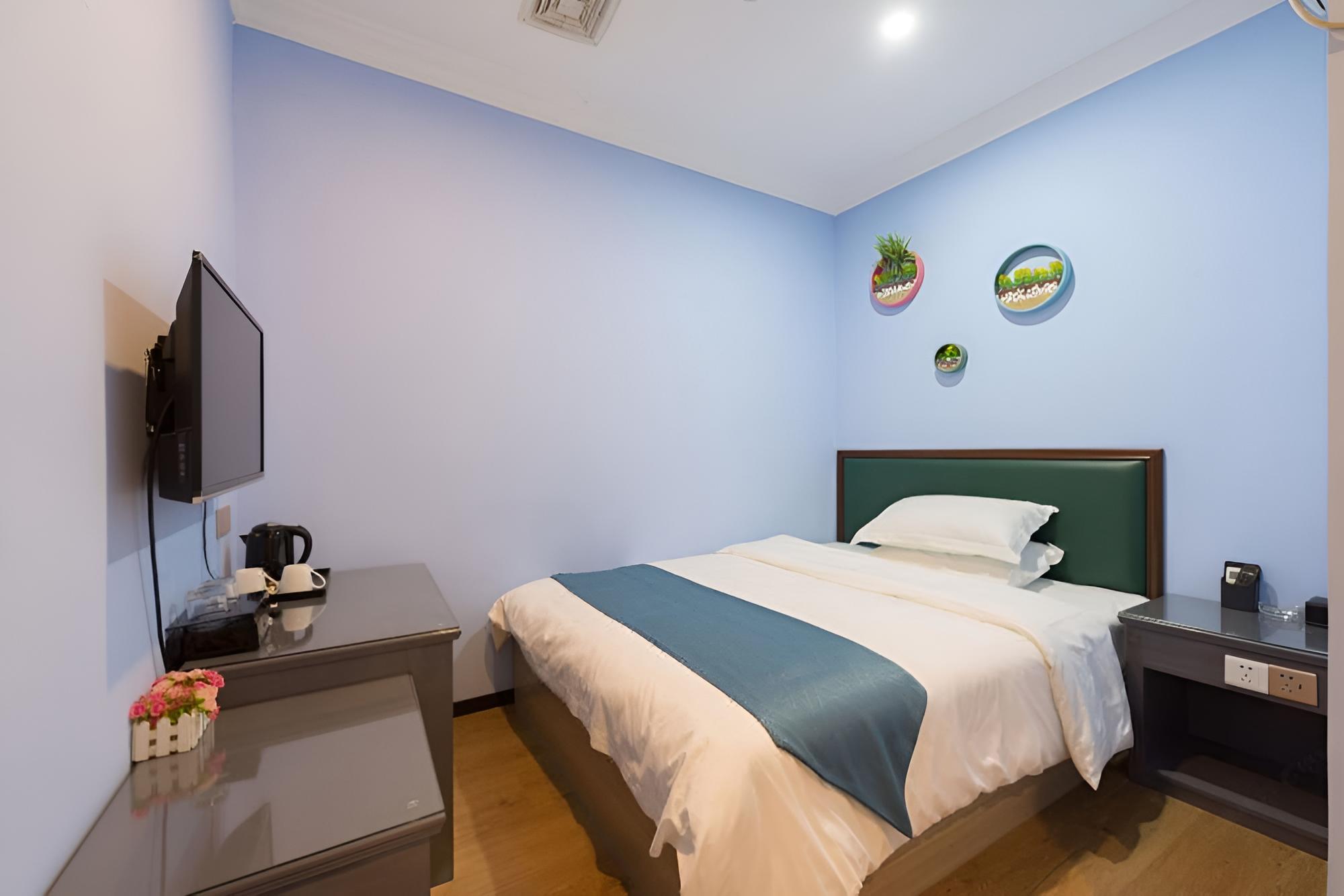Huiyin Fashion Hotel