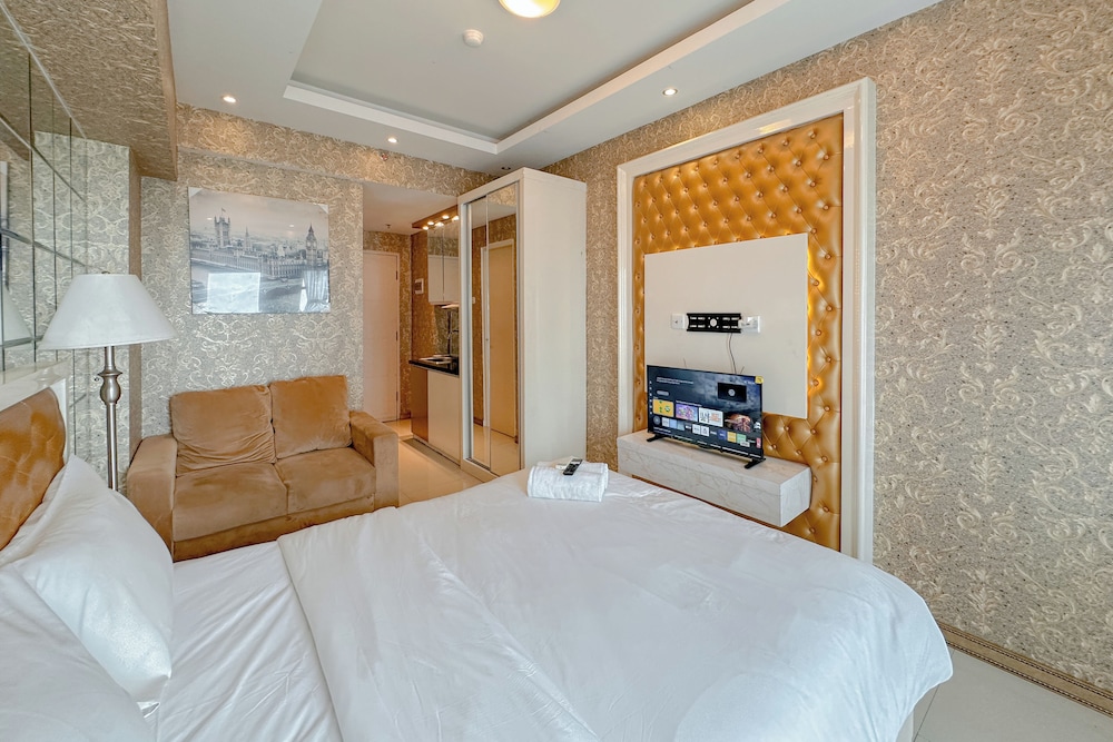 Studio Apartment With Access To Pakuwon Mall At Orchard Supermall Mansion