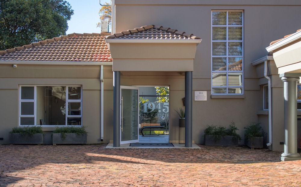 1945 On Kloof Guesthouse