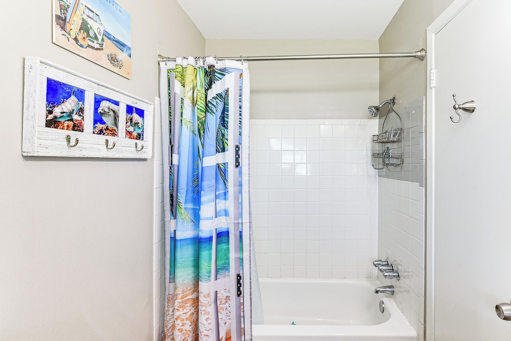 Walk to Beach: Galveston Home w/ Patio & Balcony!