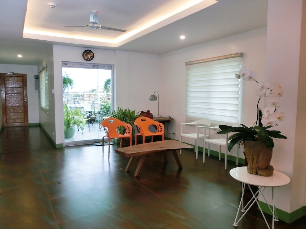 Aurora 2013 Guest House
