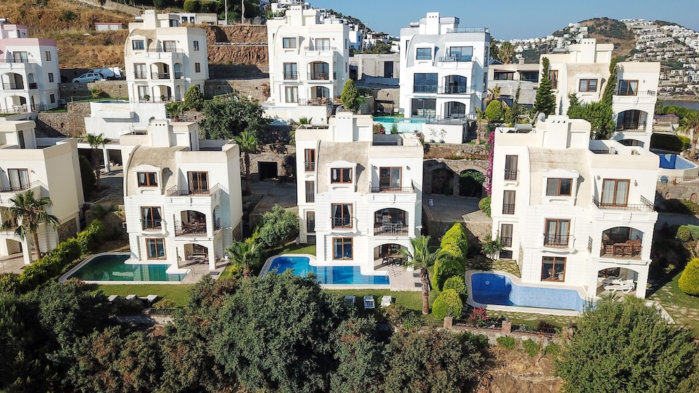 Elegant Villas 2 2 view 3