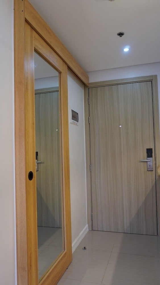 Shore 1 Tower C Unit 1198