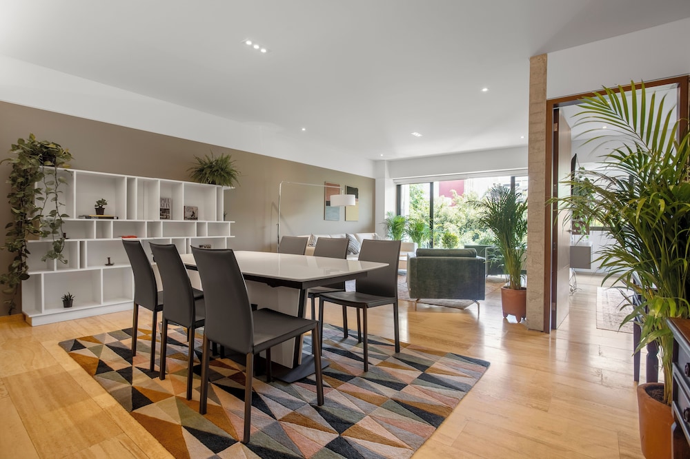 23-401 2BR with a Balcony Roma Norte — Mexico City
