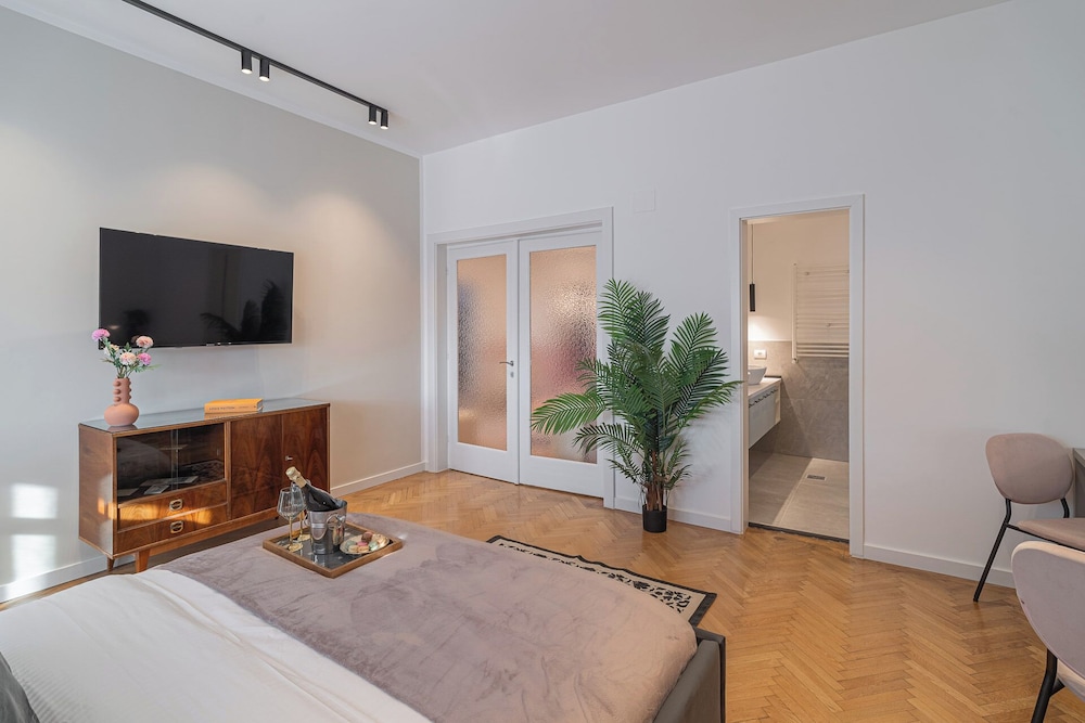 Contemporary 3-Bedroom Lofts - Modern Touches Meet Classic Elegance by Calea Victoriei