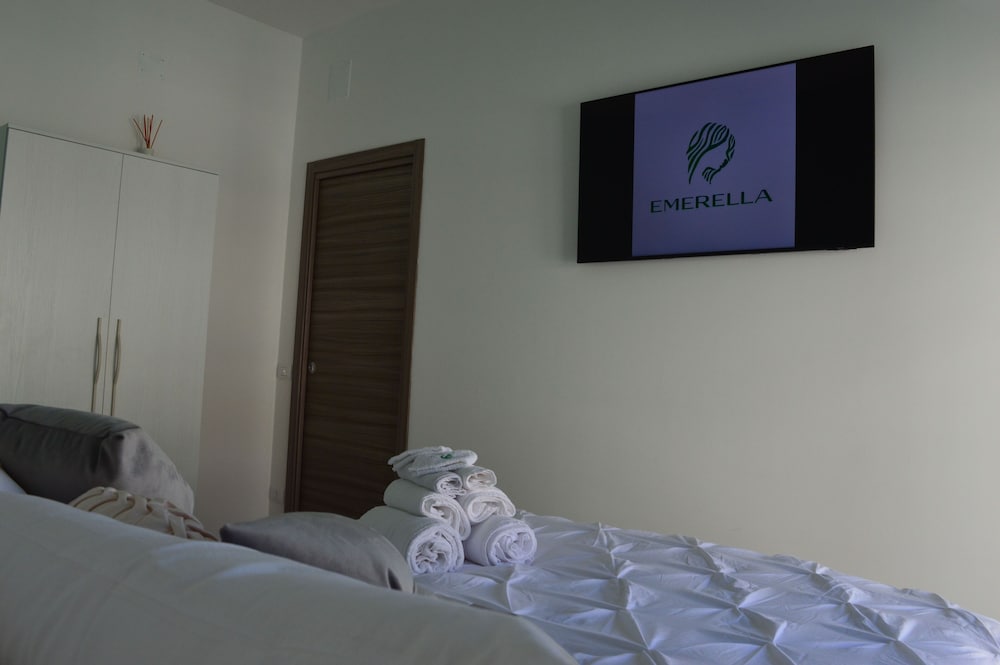 Emerella Guest House Siderno Beach