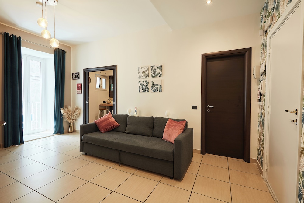 Vicky's Luxury Guesthouse by Napoliapartments