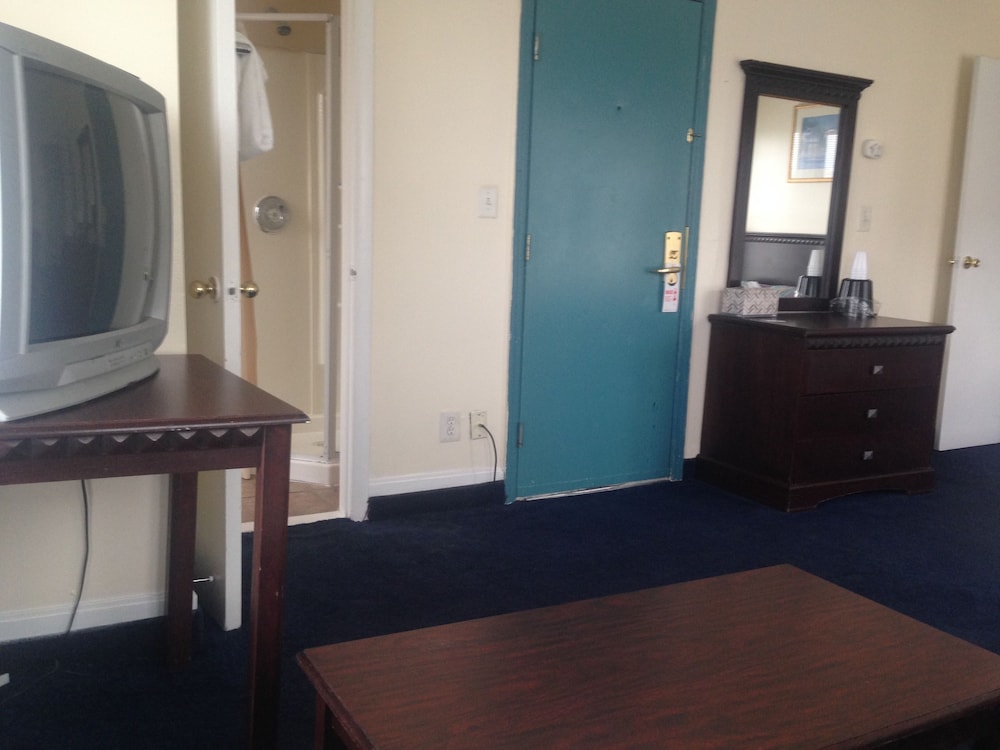 Belmar Inn view 4
