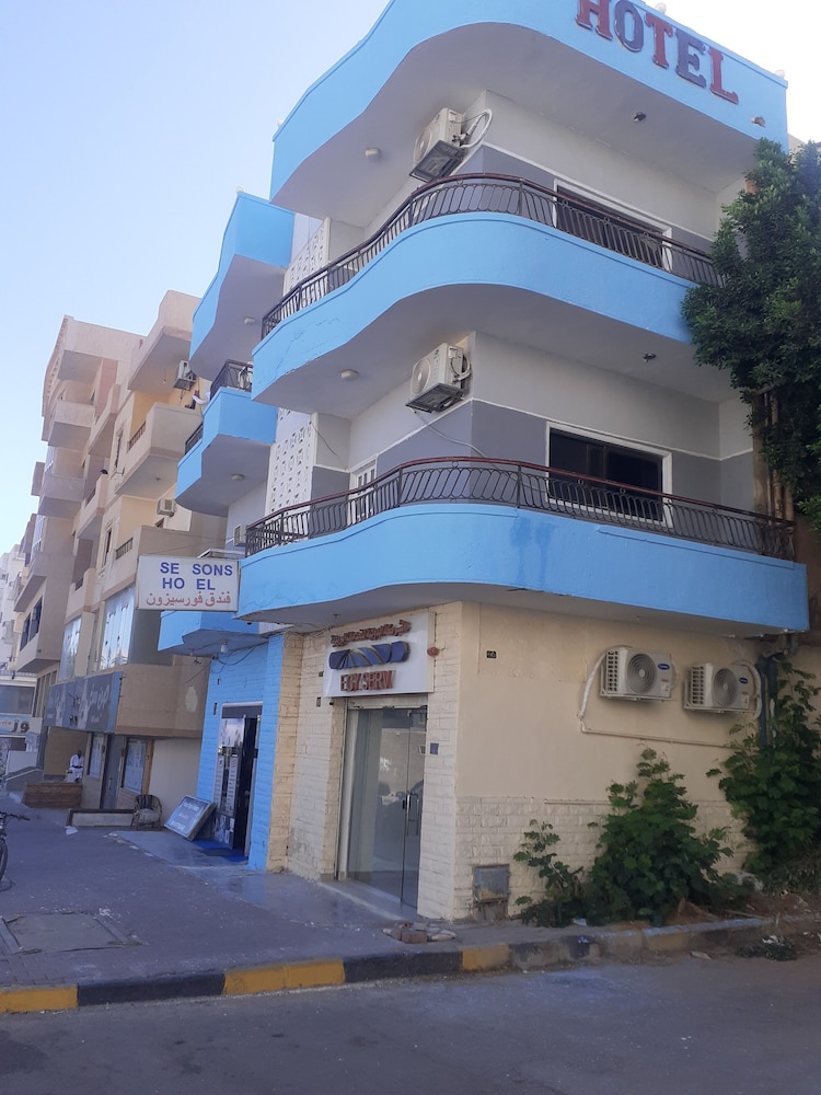 Four Seasons Hostel